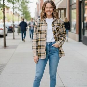 Women's Oversized Fleece Plaid Shirt Size Medium